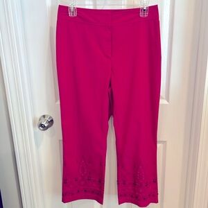 Worthington size 6 fuchsia capri pants